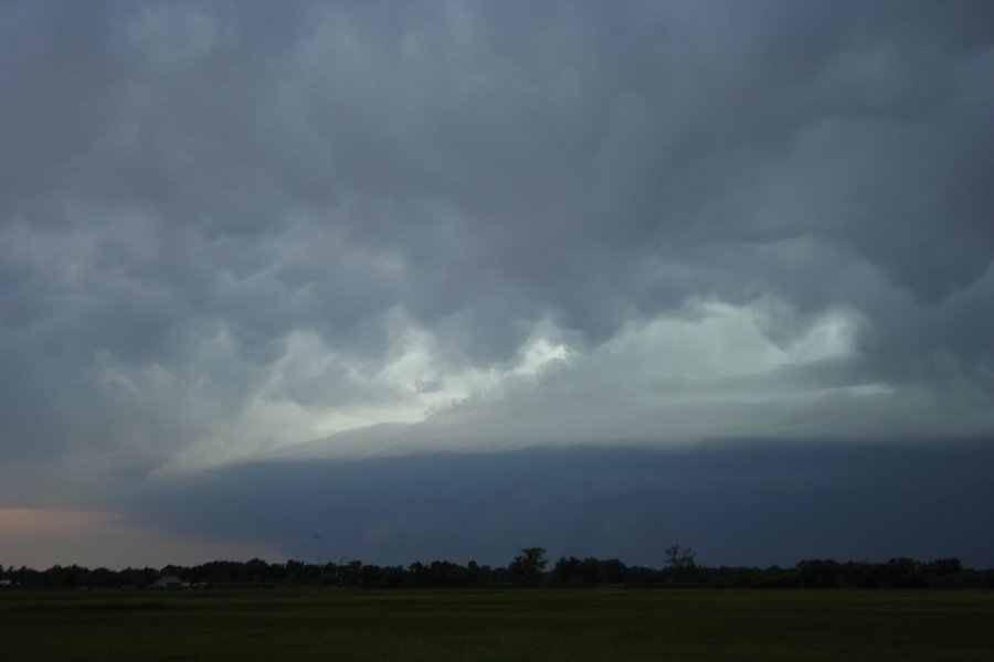 cumulonimbus thunderstorm_base : SE of Authur, Nebraska, USA   10 June 2006