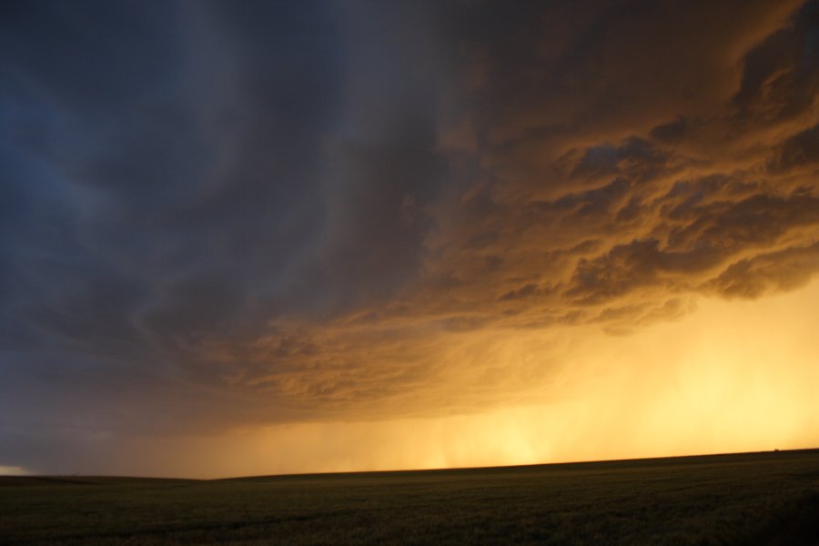 cumulonimbus thunderstorm_base : S of Fort Morgan, Colorado, USA   11 June 2006