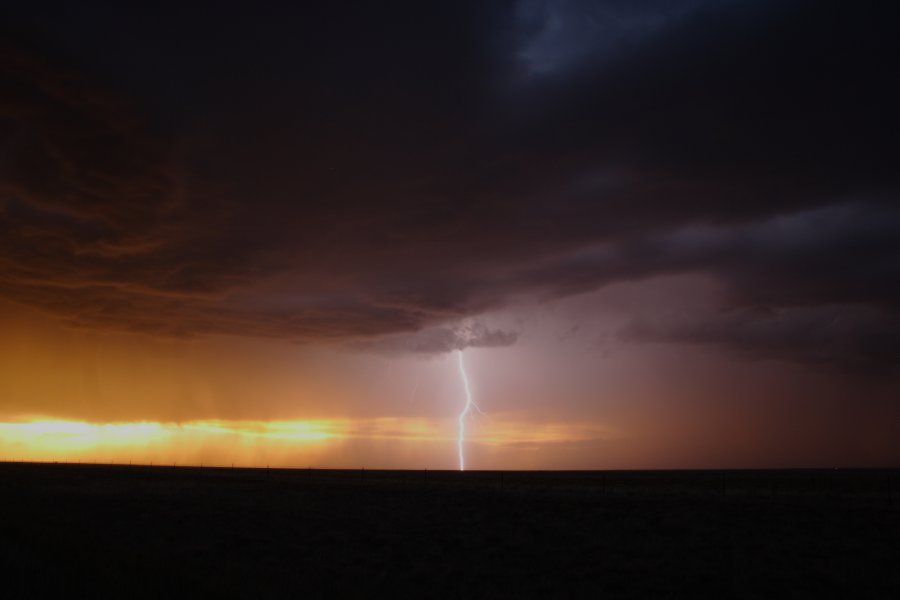 cumulonimbus thunderstorm_base : S of Fort Morgan, Colorado, USA   11 June 2006