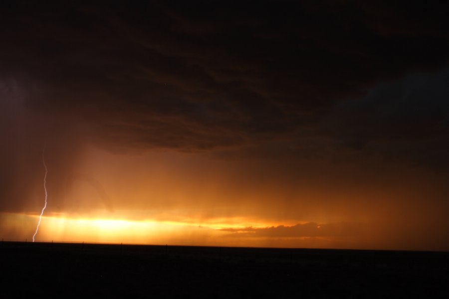 lightning lightning_bolts : S of Fort Morgan, Colorado, USA   11 June 2006