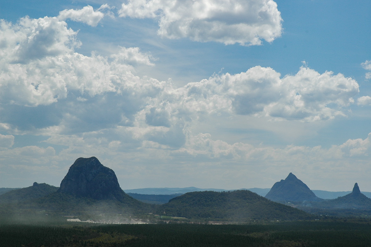 cumulus humilis : Glasshouse Mountains, QLD   28 October 2006