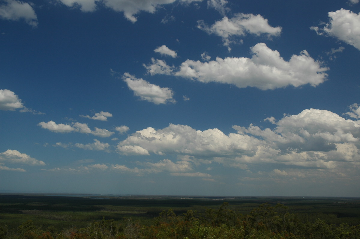 cumulus humilis : Glasshouse Mountains, QLD   28 October 2006