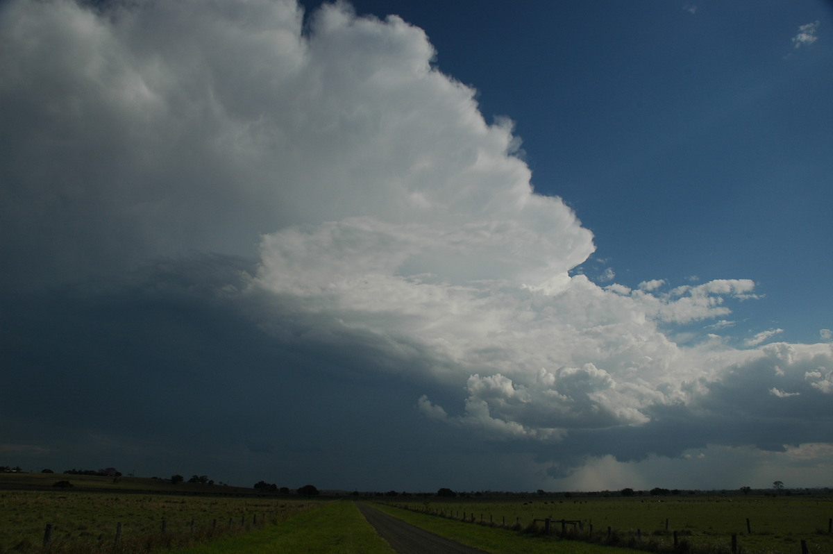 thunderstorm cumulonimbus_incus : McKees Hill, NSW   1 November 2006