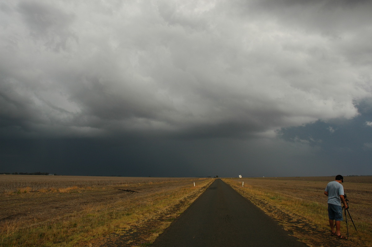 cumulonimbus thunderstorm_base : SE of Dalby, QLD   4 November 2006