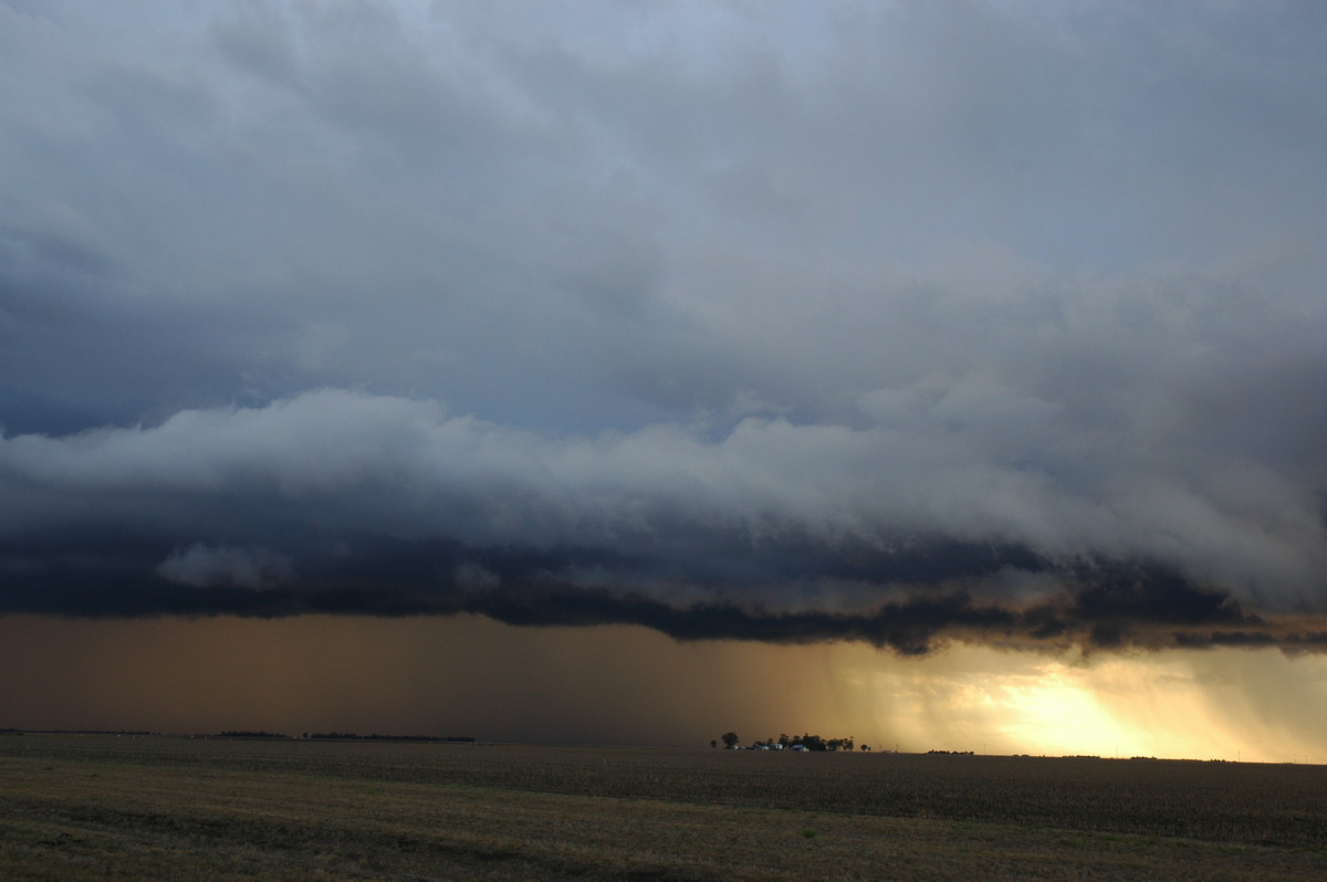 shelfcloud shelf_cloud : SE of Dalby, QLD   4 November 2006