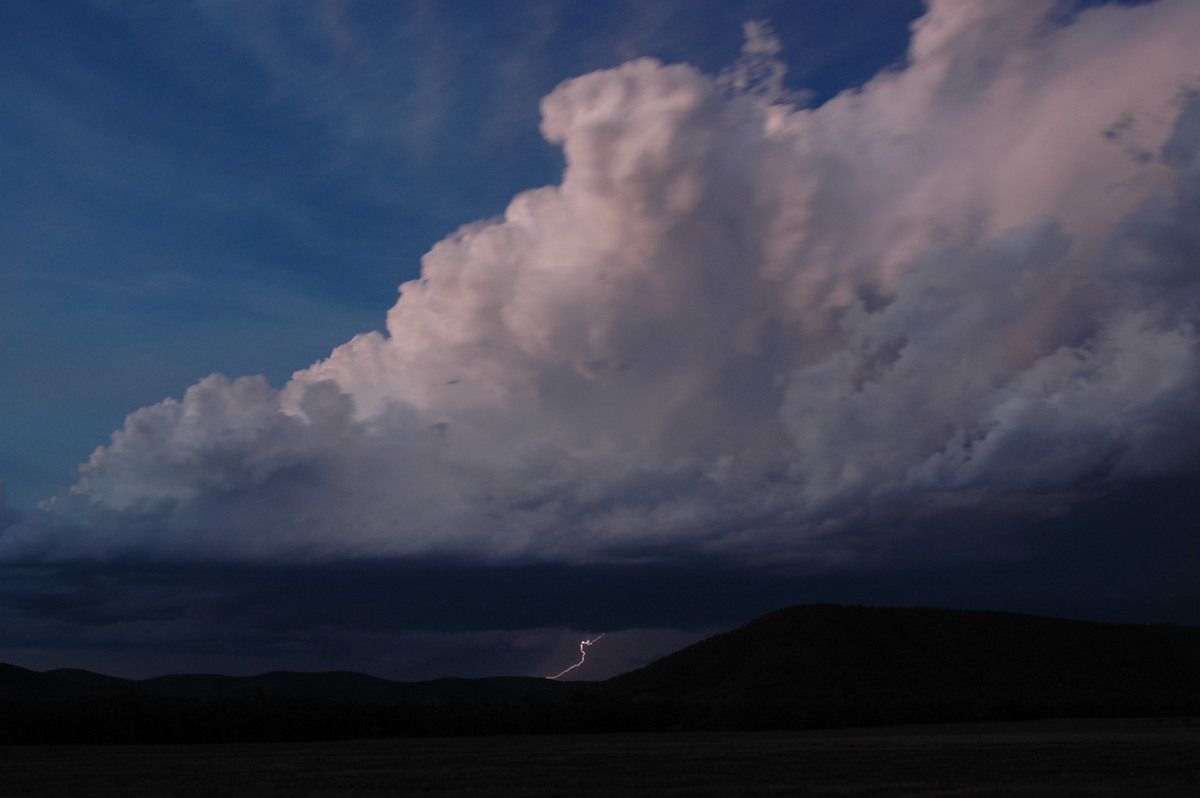 thunderstorm cumulonimbus_calvus : W of Tenterfield, NSW   8 November 2006