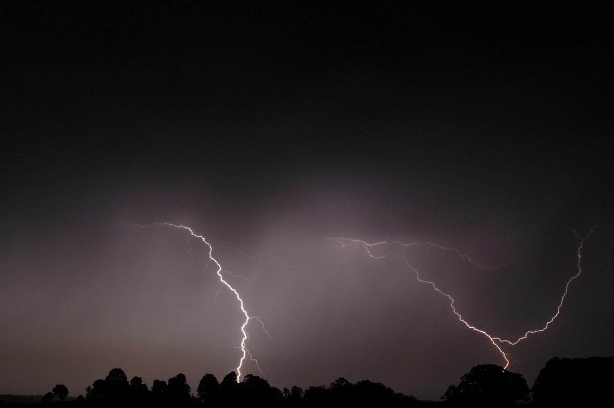 lightning lightning_bolts : McLeans Ridges, NSW   13 November 2006