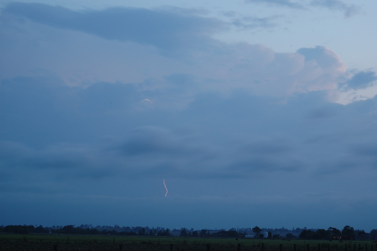 thunderstorm cumulonimbus_incus : N of Casino, NSW   26 November 2006