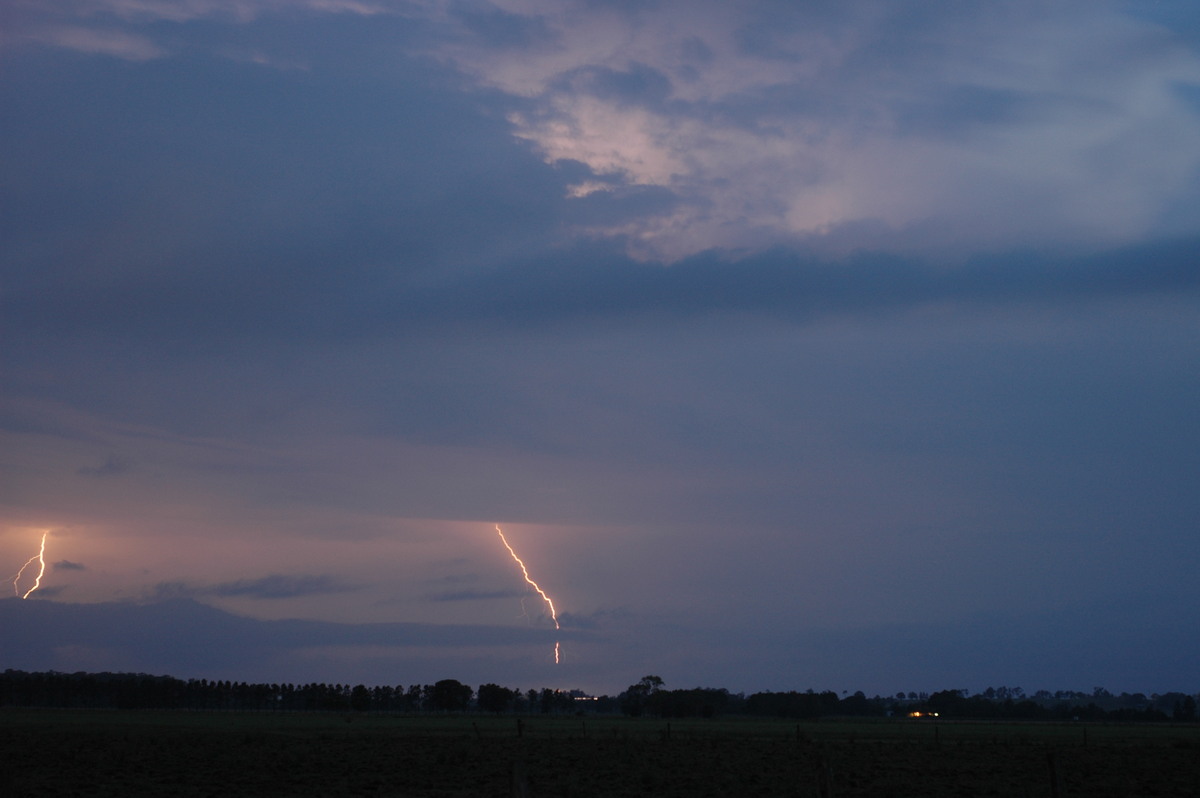 lightning lightning_bolts : N of Casino, NSW   26 November 2006