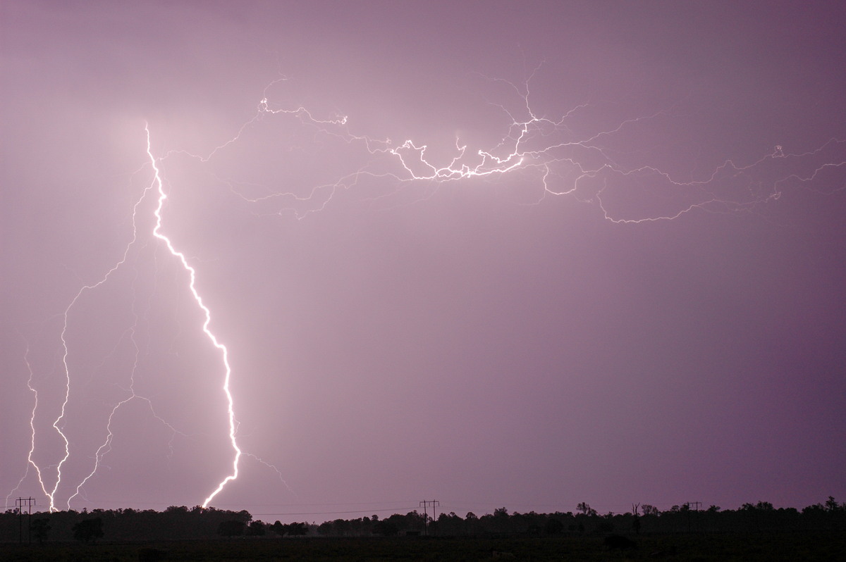 lightning lightning_bolts : SE of Casino, NSW   26 November 2006