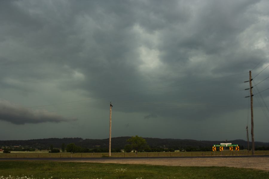 cumulonimbus thunderstorm_base : near Glen Innes, NSW   27 November 2006