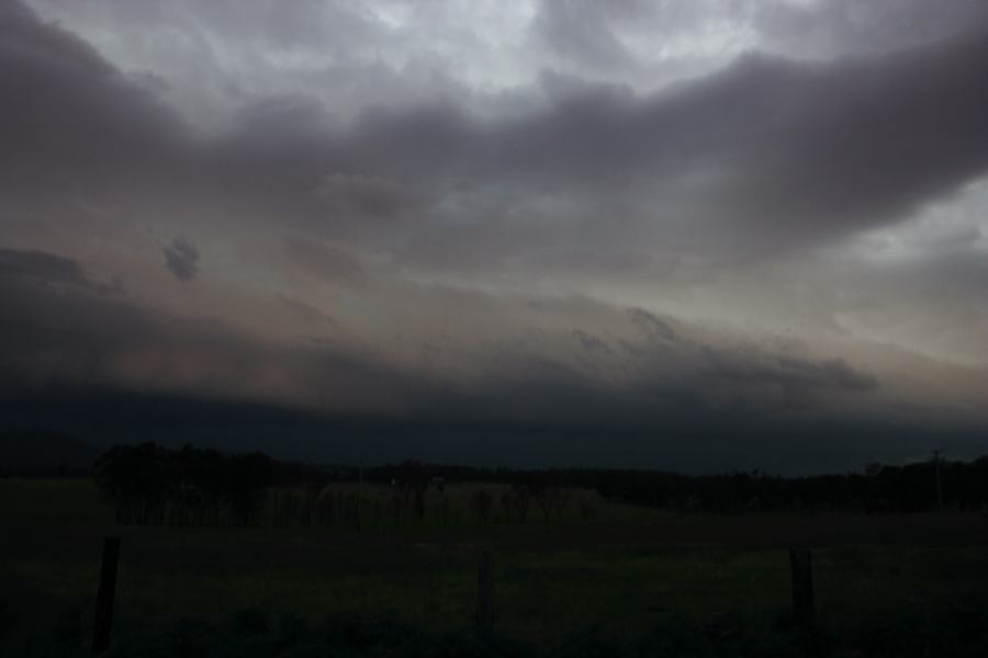 shelfcloud shelf_cloud : 20km S of Tenterfield, NSW   27 November 2006