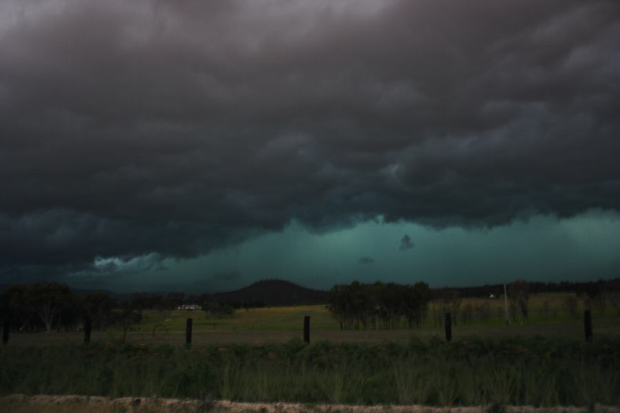 shelfcloud shelf_cloud : 20km S of Tenterfield, NSW   27 November 2006