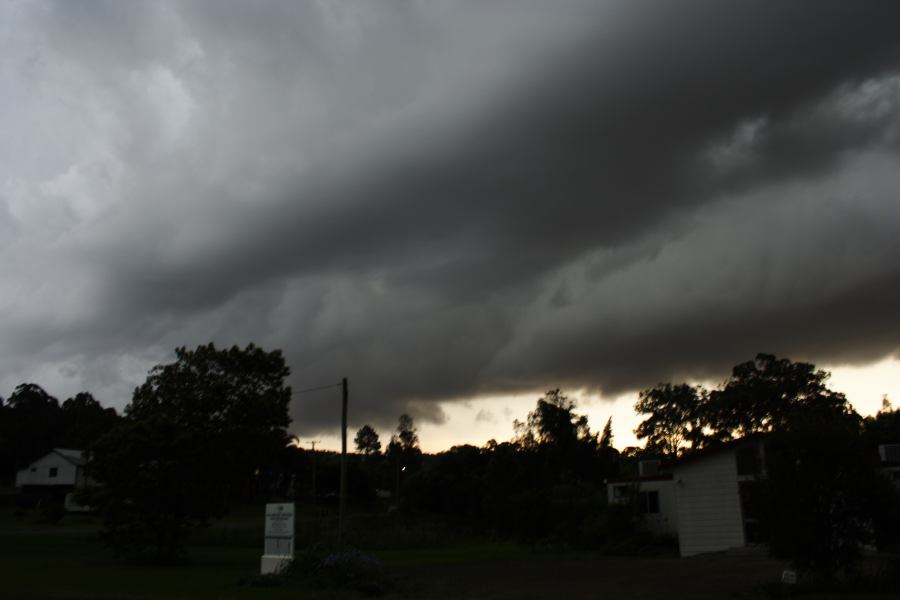 shelfcloud shelf_cloud : N of Port Macquarie, NSW   28 November 2006