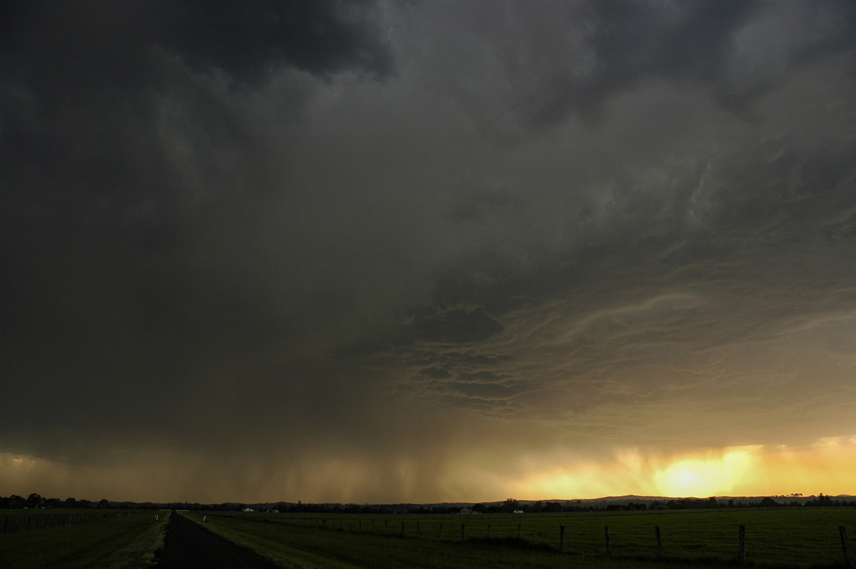 cumulonimbus thunderstorm_base : N of Casino, NSW   29 November 2006