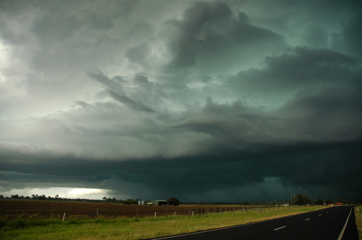 cumulonimbus thunderstorm_base : SE of Casino, NSW   15 December 2006