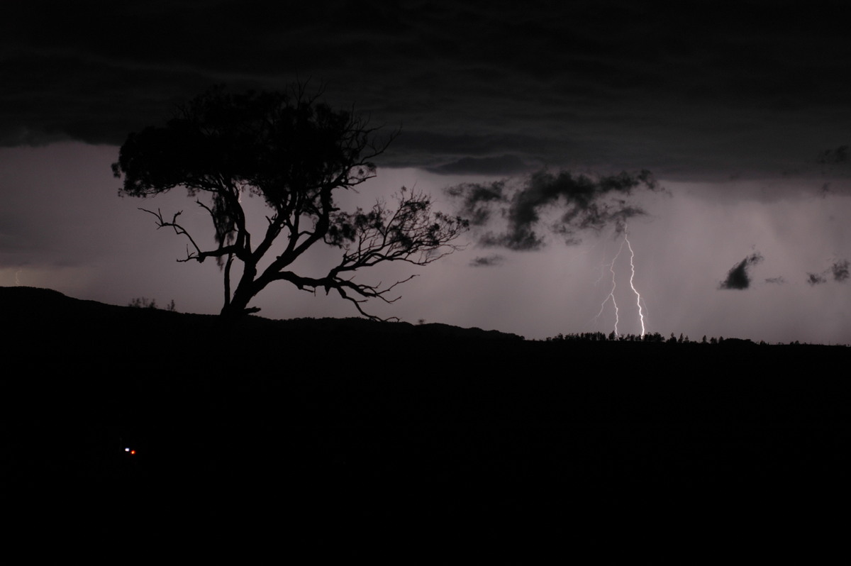 lightning lightning_bolts : W of Tenterfield, NSW   12 January 2007