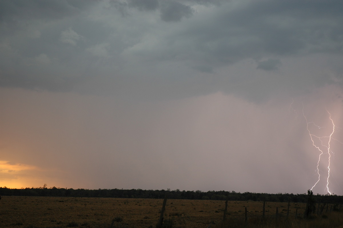 lightning lightning_bolts : N of Goodiwindi, QLD   14 January 2007