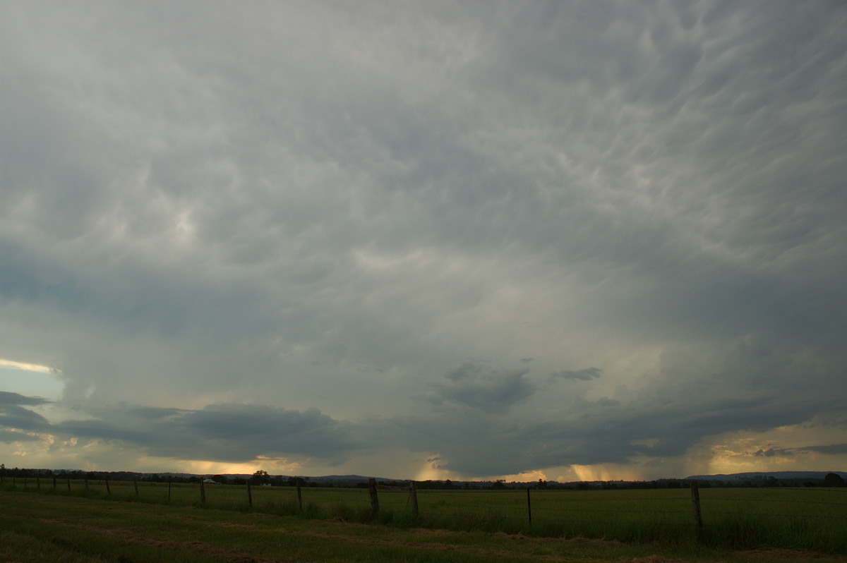 thunderstorm cumulonimbus_incus : N of Casino, NSW   30 January 2007