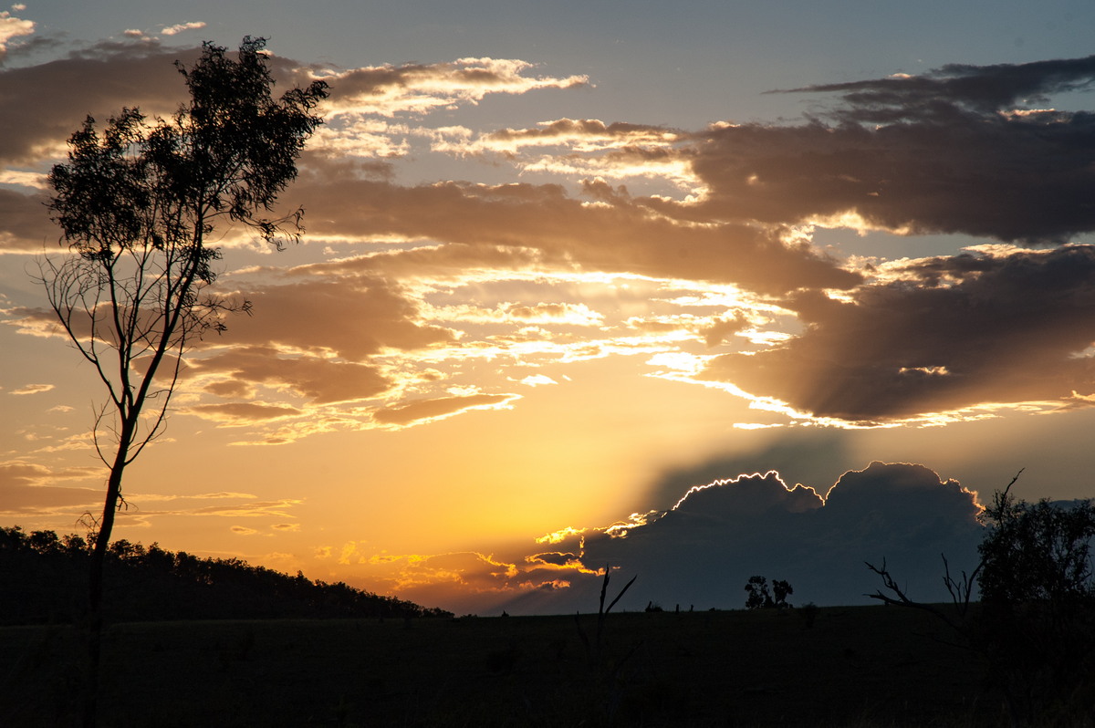 halosundog halo_sundog_crepuscular_rays : W of Tenterfield, NSW   10 February 2007