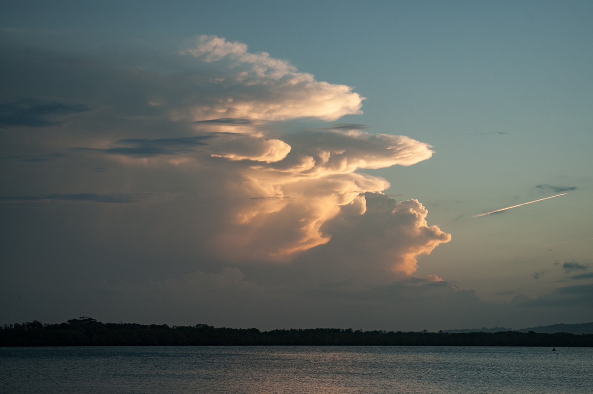 thunderstorm cumulonimbus_incus : Ballina, NSW   28 February 2007