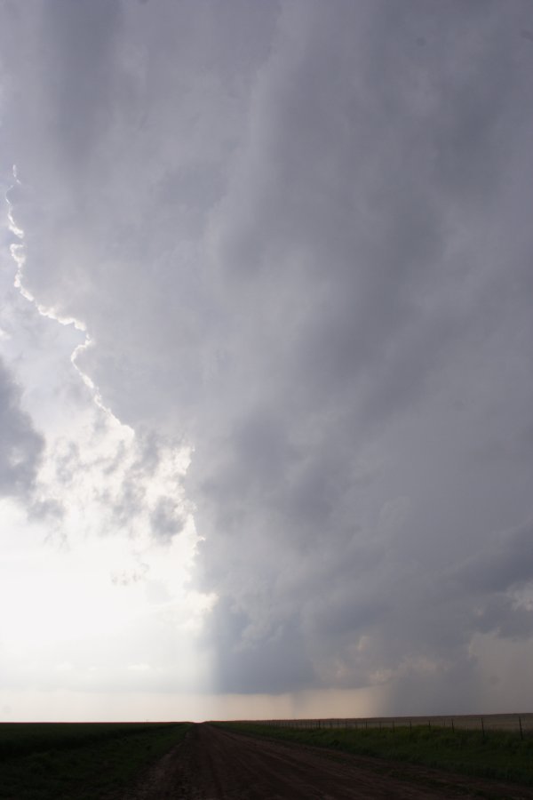 updraft thunderstorm_updrafts : S of White Deer, Texas, USA   23 April 2007