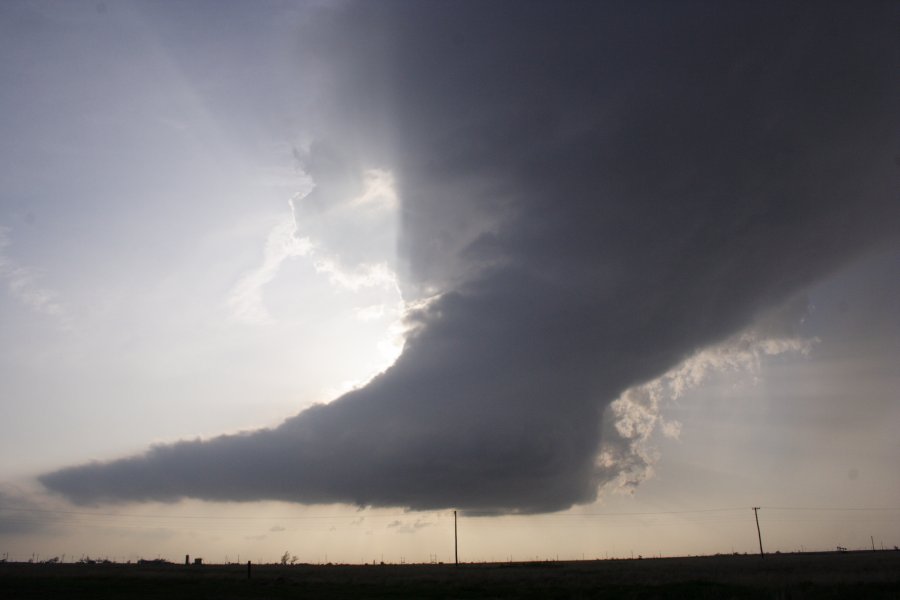 cumulonimbus supercell_thunderstorm : Pampa, Texas, USA   23 April 2007