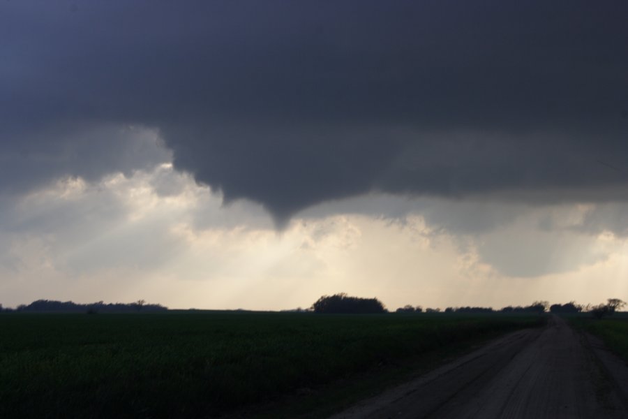 wallcloud thunderstorm_wall_cloud : Nickerson, Kansas, USA   24 April 2007