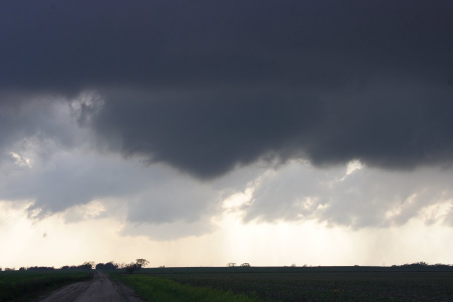 wallcloud thunderstorm_wall_cloud : Nickerson, Kansas, USA   24 April 2007