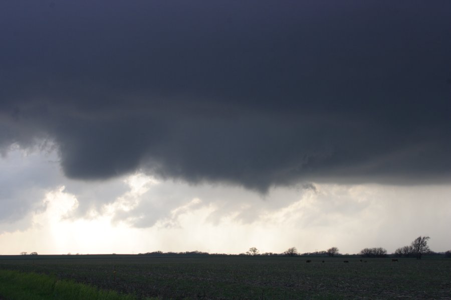 wallcloud thunderstorm_wall_cloud : Nickerson, Kansas, USA   24 April 2007