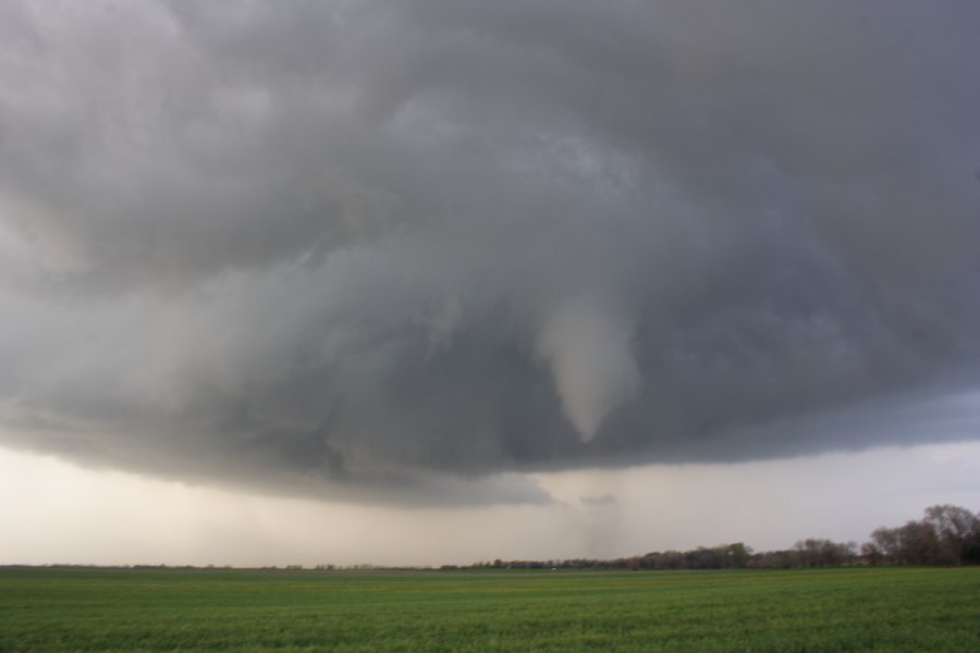 wallcloud thunderstorm_wall_cloud : Nickerson, Kansas, USA   24 April 2007