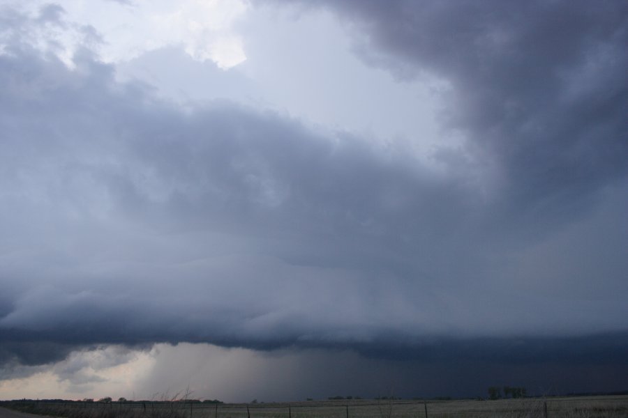 cumulonimbus thunderstorm_base : Nickerson, Kansas, USA   24 April 2007