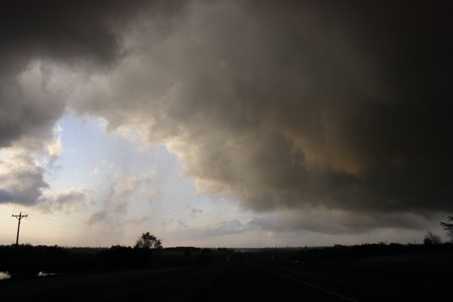 cumulonimbus supercell_thunderstorm : Hillsboro, Texas, USA   3 May 2007