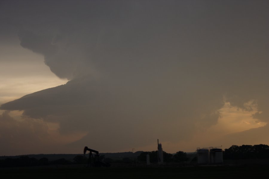 cumulonimbus supercell_thunderstorm : E of Woodward, Oklahoma, USA   4 May 2007