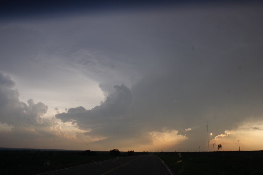 cumulonimbus supercell_thunderstorm : E of Woodward, Oklahoma, USA   4 May 2007