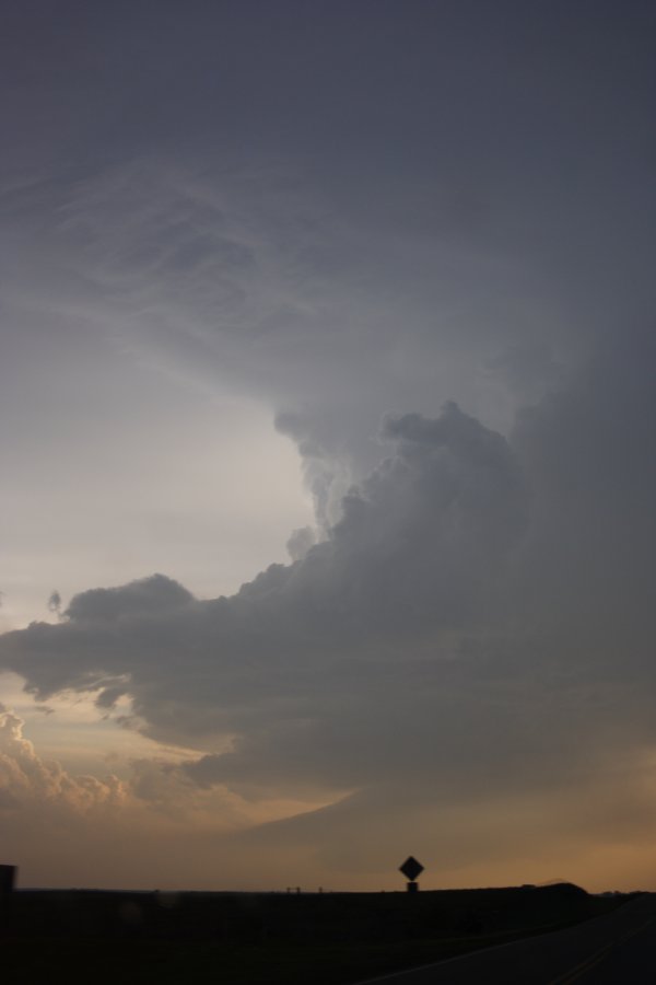 cumulonimbus supercell_thunderstorm : E of Woodward, Oklahoma, USA   4 May 2007