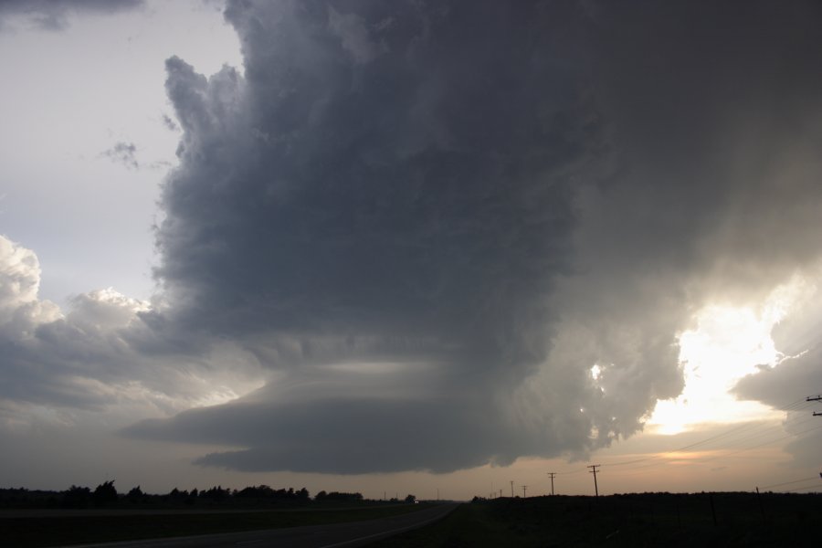 cumulonimbus supercell_thunderstorm : E of Woodward, Oklahoma, USA   4 May 2007