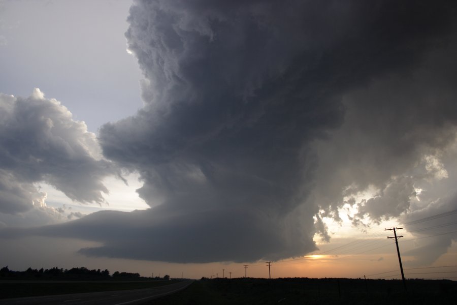 updraft thunderstorm_updrafts : E of Woodward, Oklahoma, USA   4 May 2007