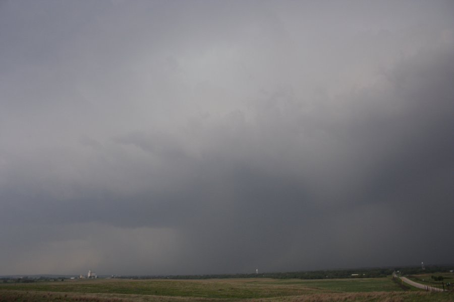 cumulonimbus supercell_thunderstorm : SE of Meade, Kansas, USA   5 May 2007