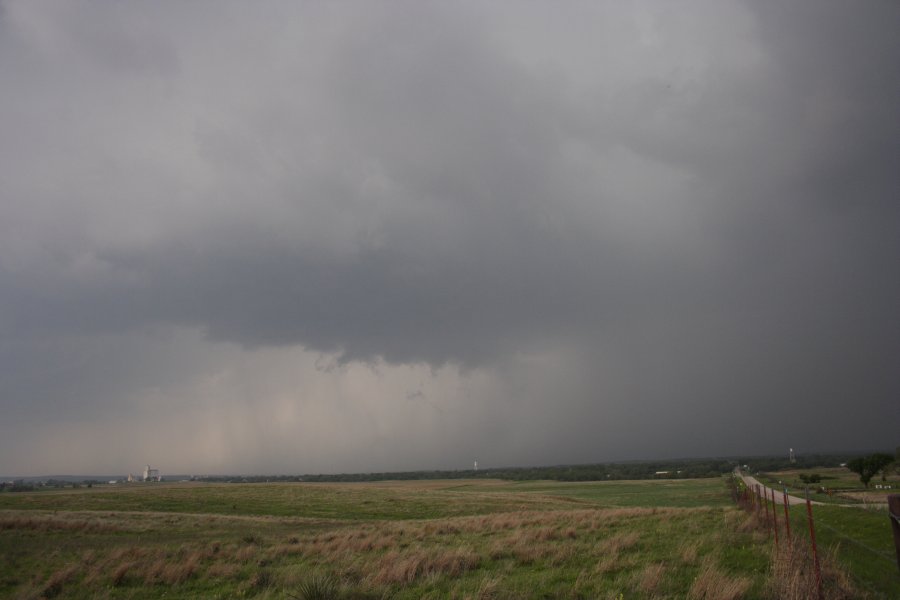 cumulonimbus supercell_thunderstorm : SE of Meade, Kansas, USA   5 May 2007