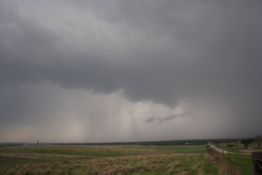 wallcloud thunderstorm_wall_cloud : SE of Meade, Kansas, USA   5 May 2007