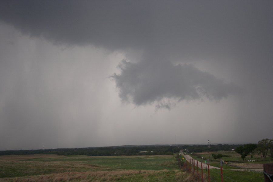 cumulonimbus supercell_thunderstorm : SE of Meade, Kansas, USA   5 May 2007