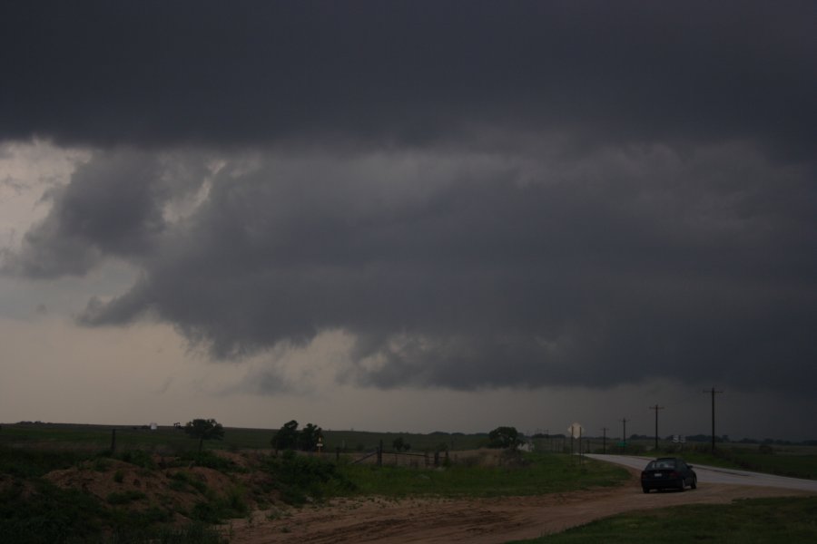 wallcloud thunderstorm_wall_cloud : near Clearwater, Kansas, USA   5 May 2007