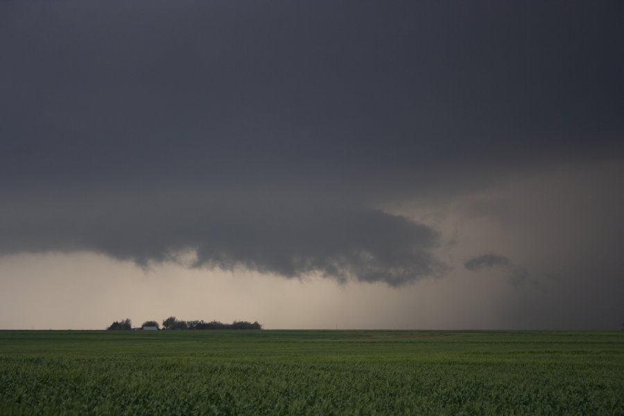 cumulonimbus supercell_thunderstorm : SE of Greensburg, Kansas, USA   5 May 2007