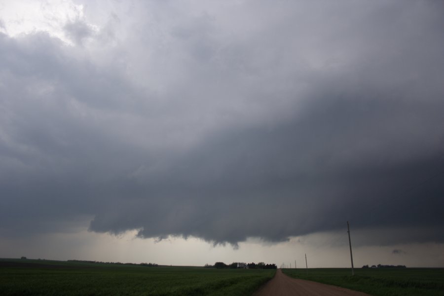 wallcloud thunderstorm_wall_cloud : SE of Greensburg, Kansas, USA   5 May 2007