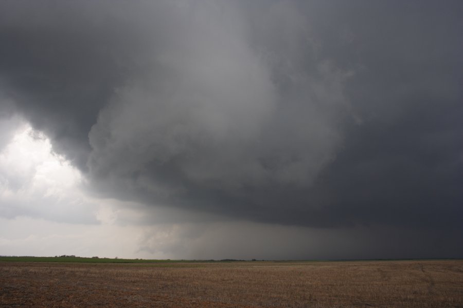 tornadoes funnel_tornado_waterspout : SW of Pratt, Kansas, USA   5 May 2007