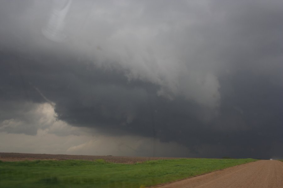 tornadoes funnel_tornado_waterspout : SW of Pratt, Kansas, USA   5 May 2007