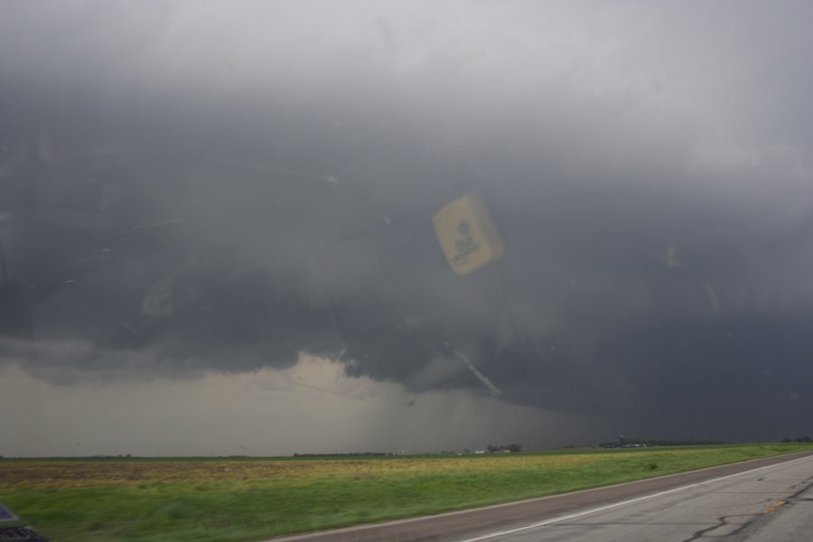 tornadoes funnel_tornado_waterspout : near Pratt, Kansas, USA   5 May 2007