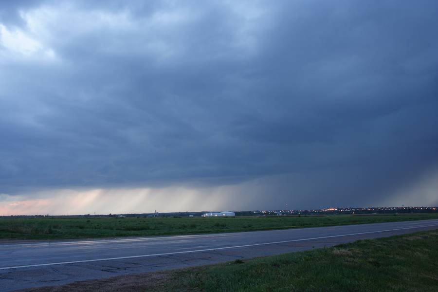 cumulonimbus thunderstorm_base : near McCook, Nebraska, USA   16 May 2007