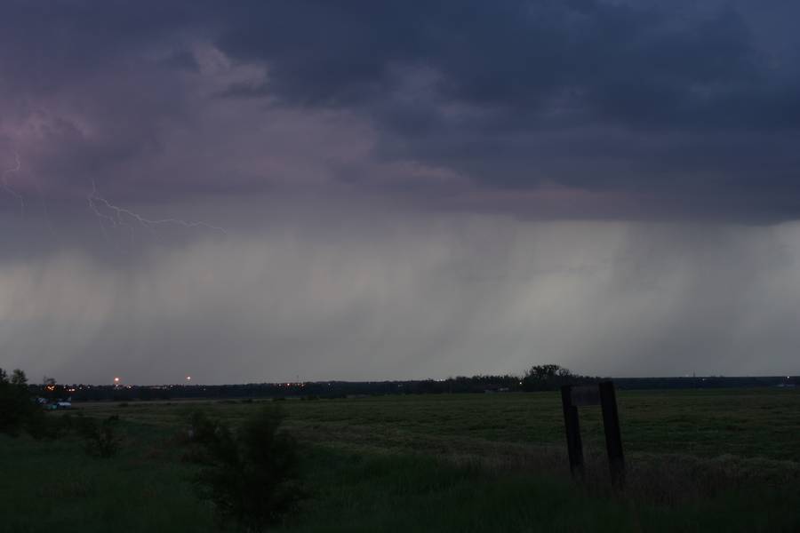 lightning lightning_bolts : near McCook, Nebraska, USA   16 May 2007